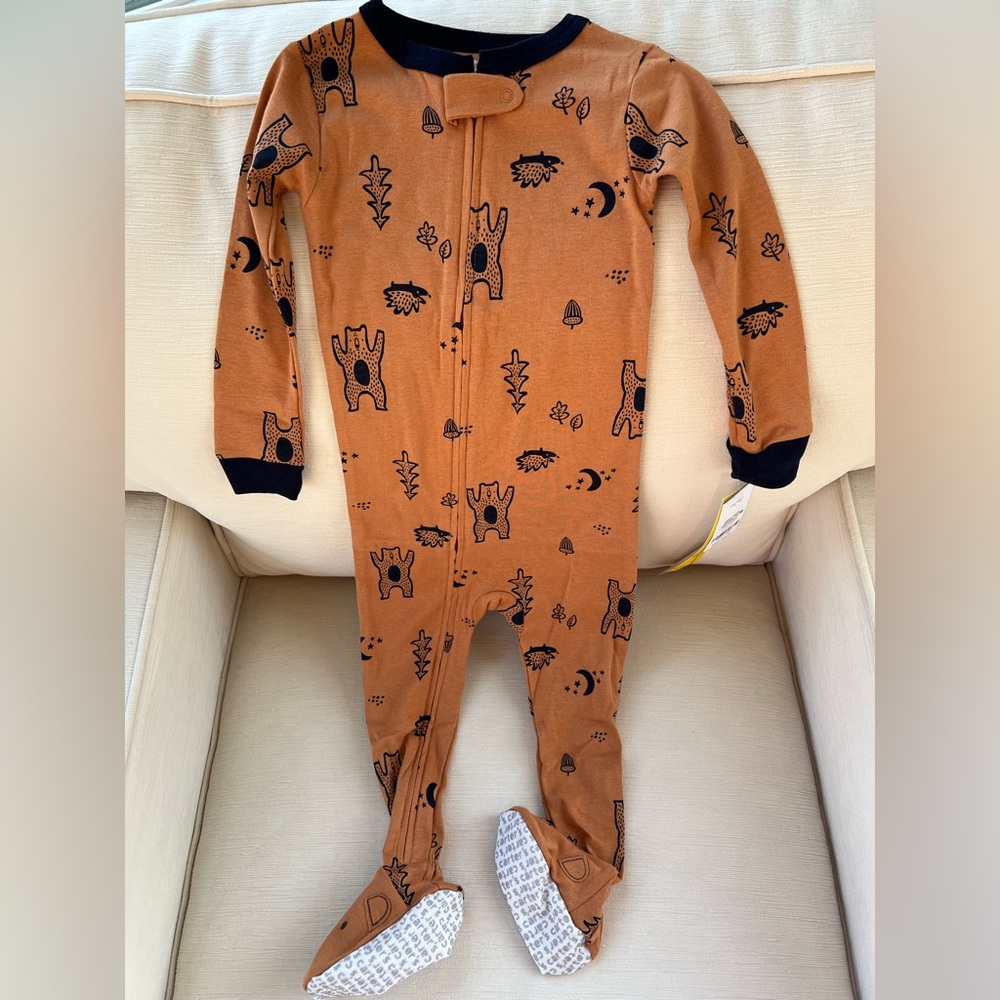 NWT 2T footed pajamas